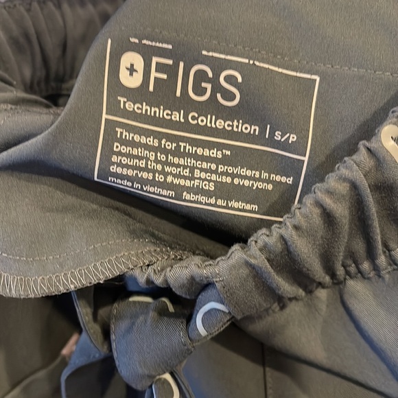 Figs set small stretchy waist with material tie joggers XS top . - Picture 5 of 12